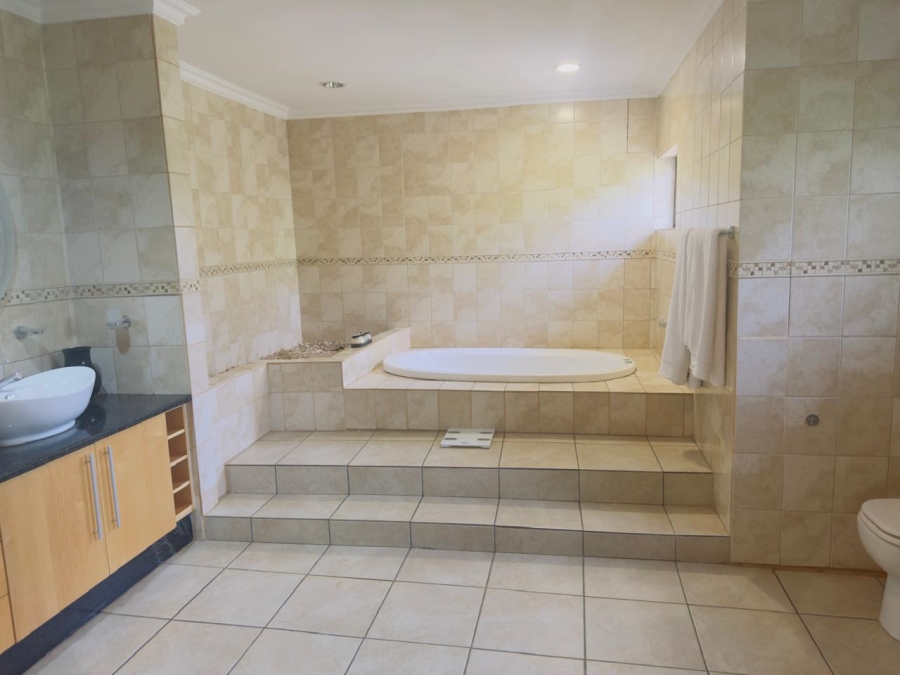 5 Bedroom Property for Sale in Carlswald Gauteng