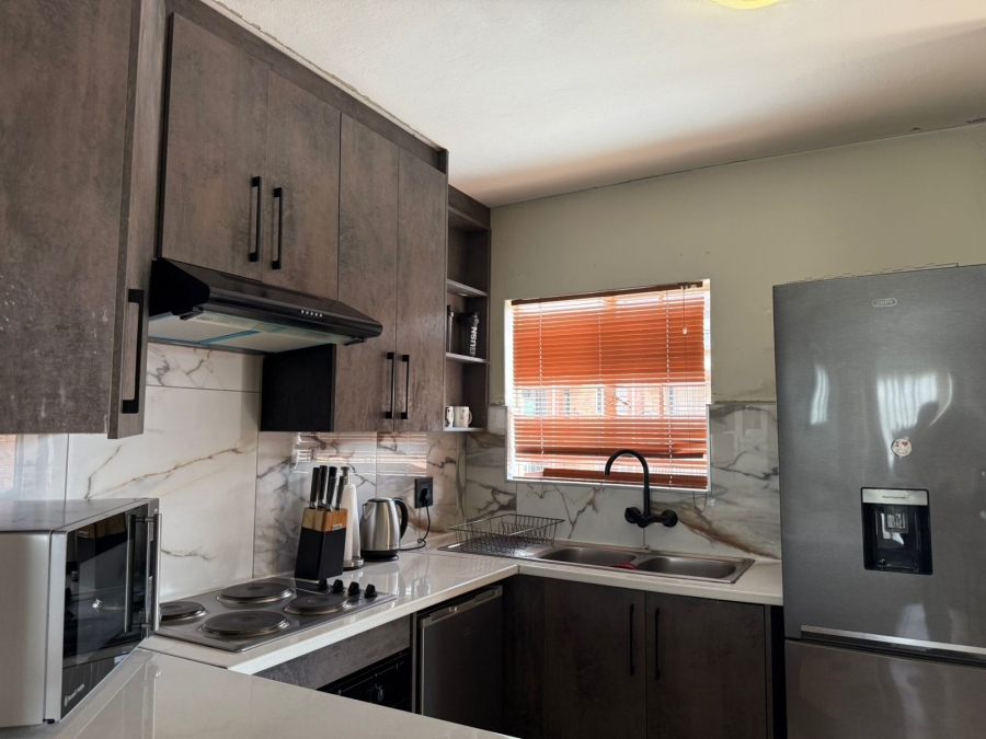 To Let 2 Bedroom Property for Rent in Noordwyk Gauteng