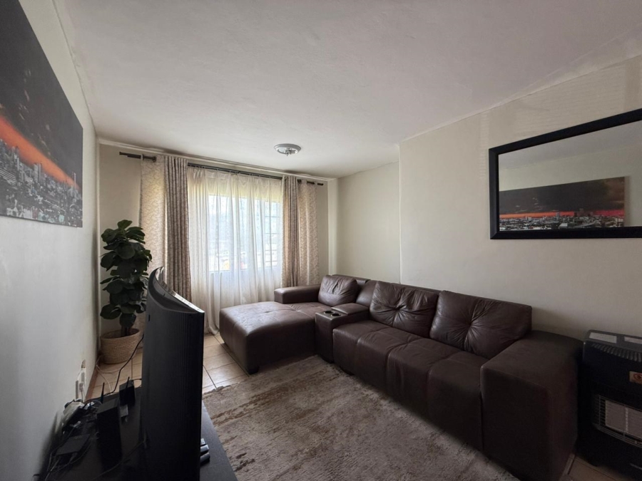 To Let 2 Bedroom Property for Rent in Noordwyk Gauteng