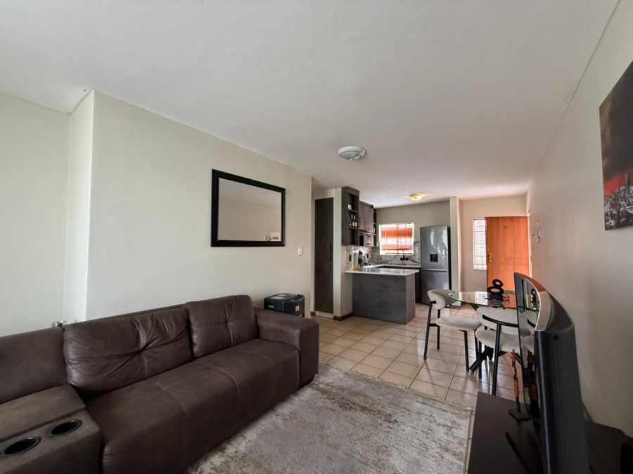 To Let 2 Bedroom Property for Rent in Noordwyk Gauteng