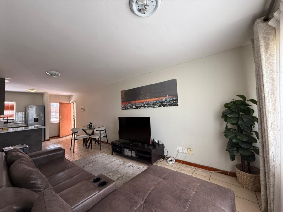 To Let 2 Bedroom Property for Rent in Noordwyk Gauteng