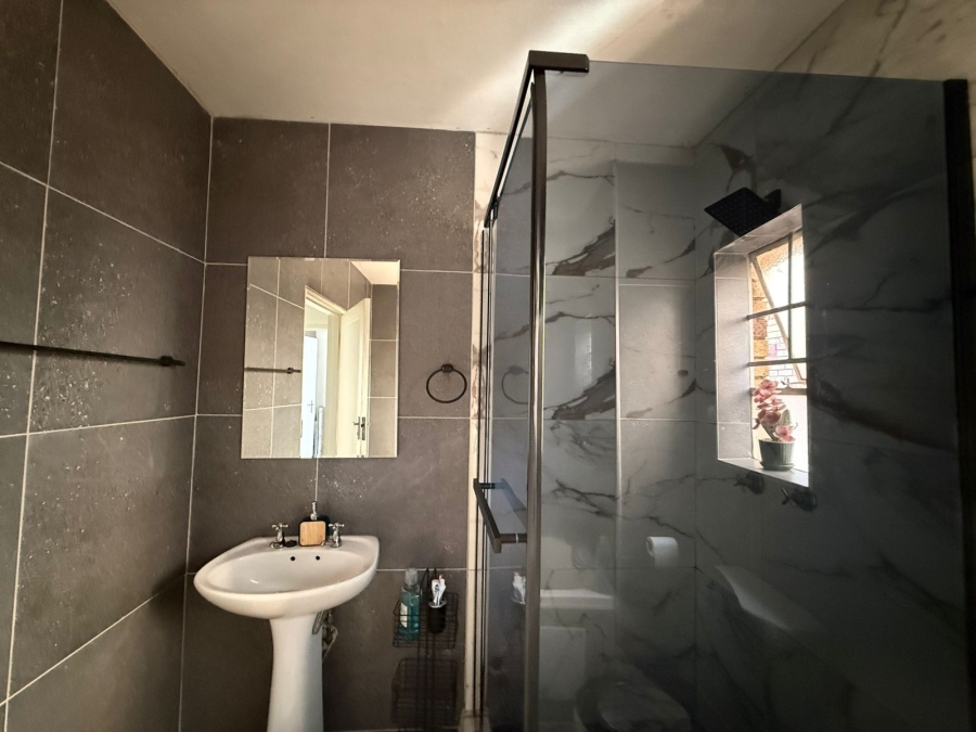 To Let 2 Bedroom Property for Rent in Noordwyk Gauteng