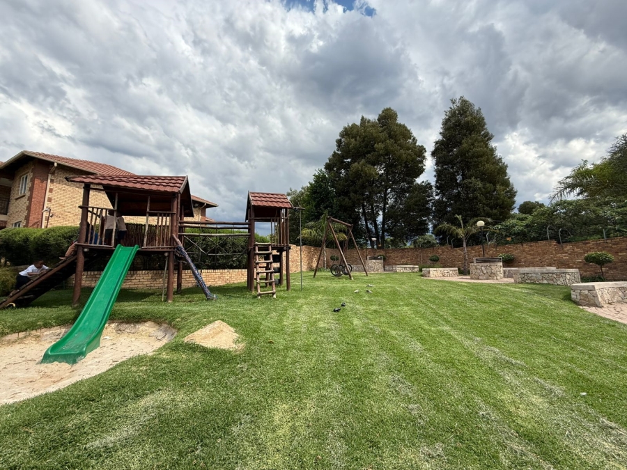 To Let 2 Bedroom Property for Rent in Noordwyk Gauteng