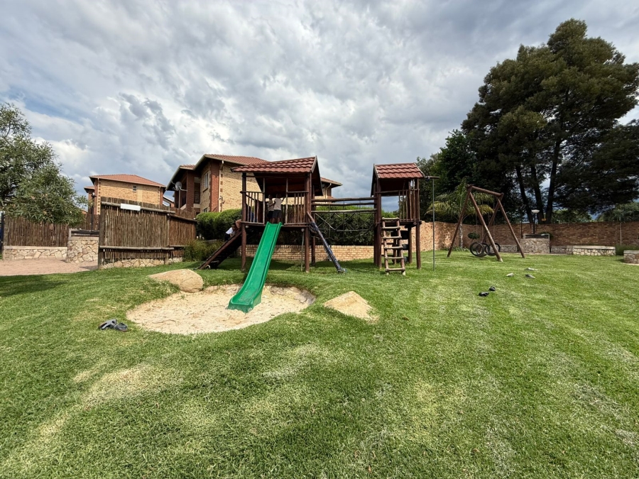 To Let 2 Bedroom Property for Rent in Noordwyk Gauteng