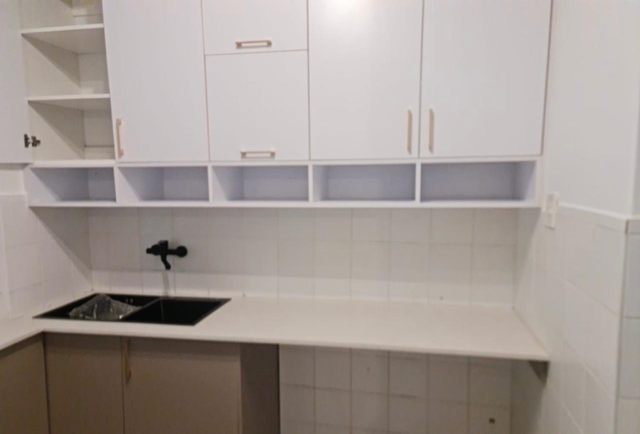 To Let 2 Bedroom Property for Rent in Illovo Gauteng