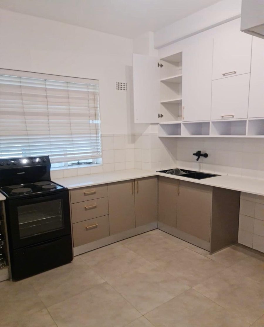 To Let 2 Bedroom Property for Rent in Illovo Gauteng