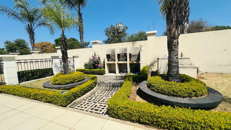 To Let 2 Bedroom Property for Rent in Carlswald Estate Gauteng