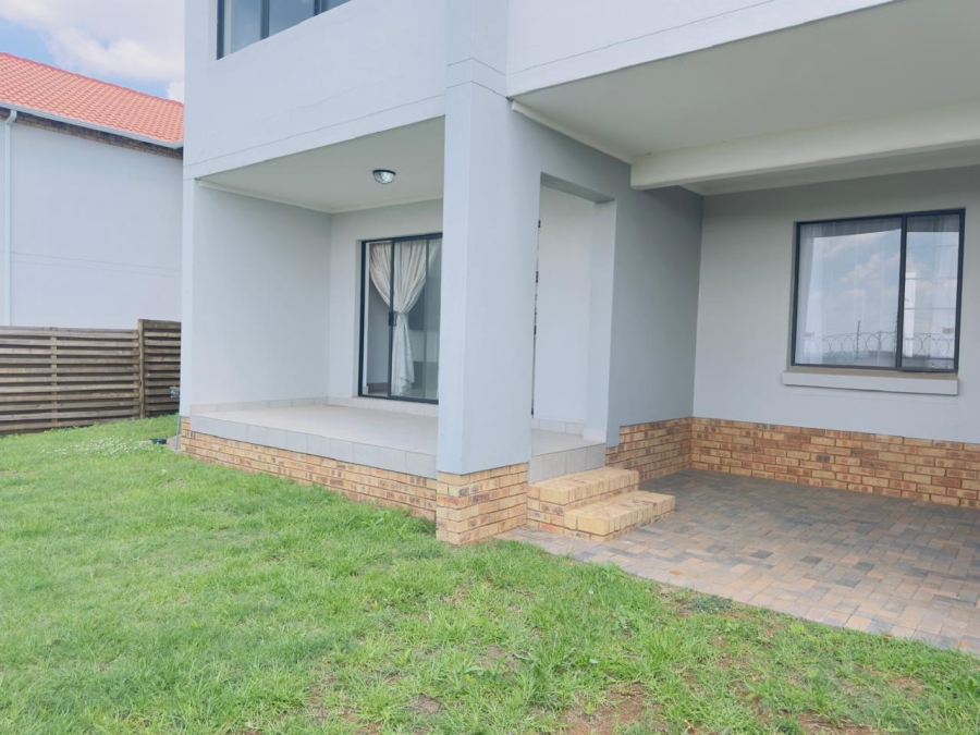 To Let 4 Bedroom Property for Rent in Monavoni Gauteng