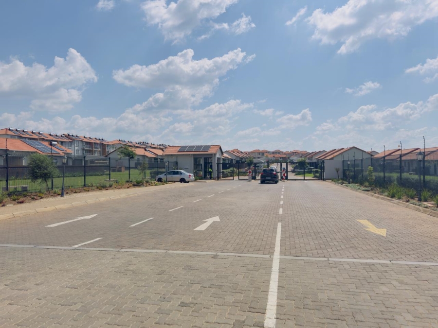 To Let 4 Bedroom Property for Rent in Monavoni Gauteng