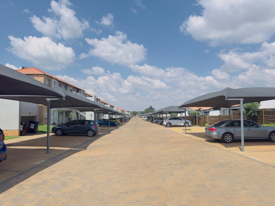 To Let 4 Bedroom Property for Rent in Monavoni Gauteng