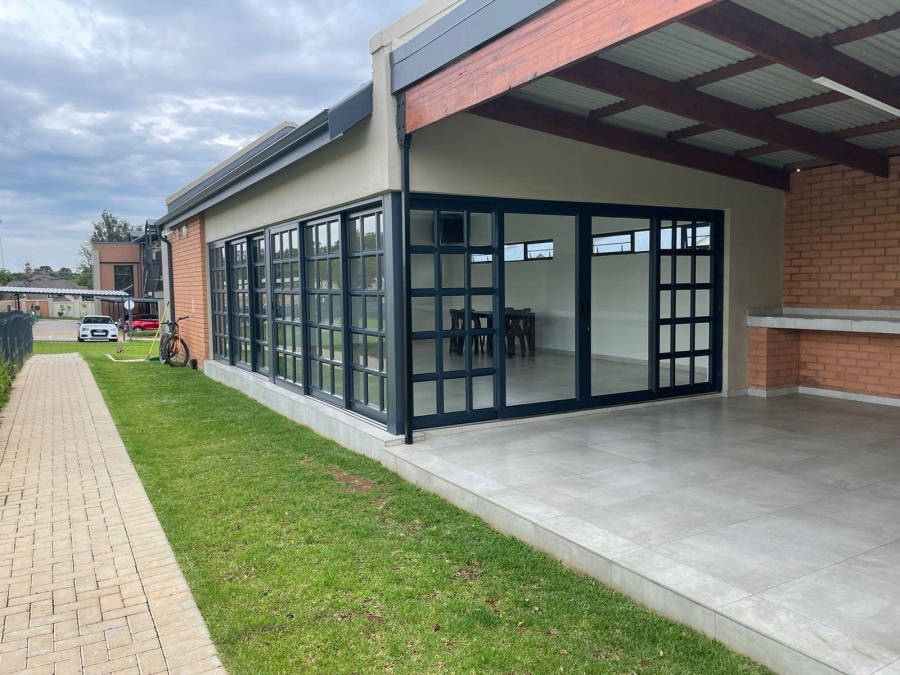 To Let 2 Bedroom Property for Rent in Kyalami Ah Gauteng