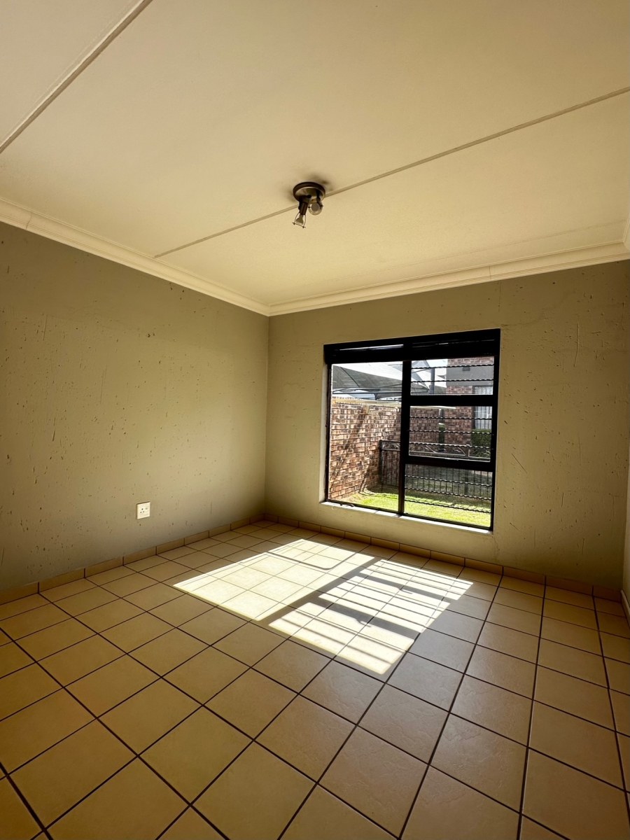 To Let 2 Bedroom Property for Rent in Ravenswood Gauteng
