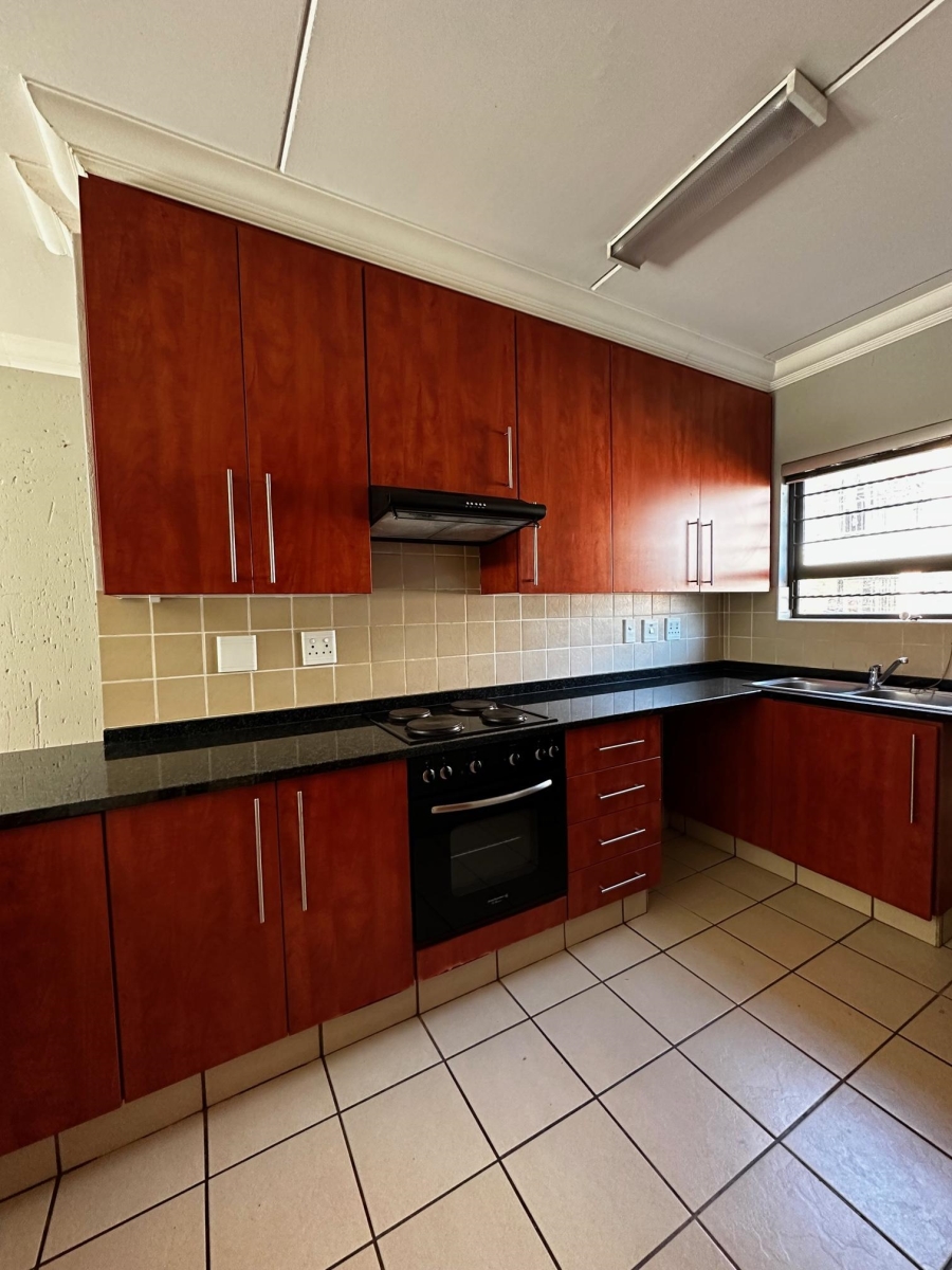 To Let 2 Bedroom Property for Rent in Ravenswood Gauteng