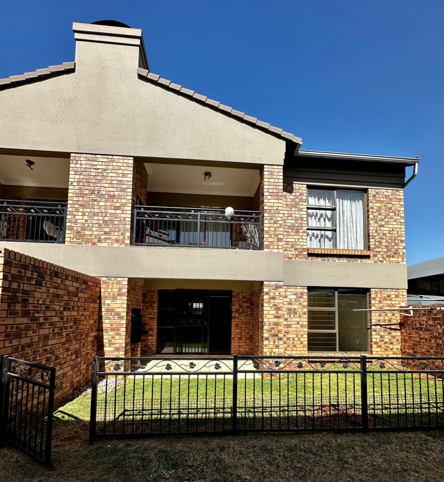 To Let 2 Bedroom Property for Rent in Ravenswood Gauteng