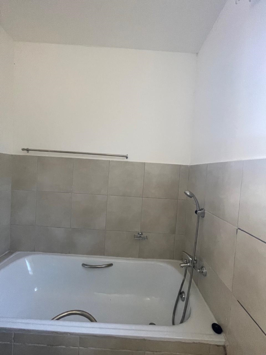 To Let 2 Bedroom Property for Rent in Princess A H Gauteng