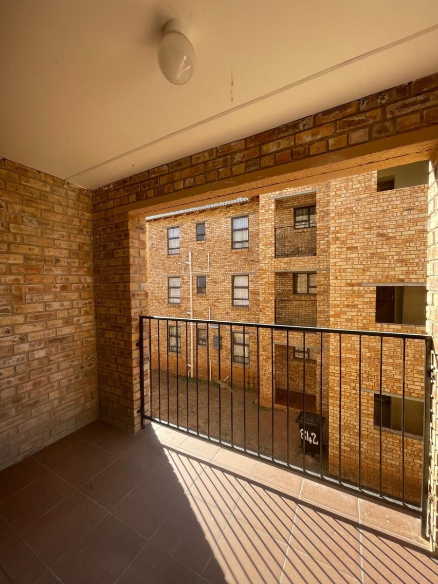 To Let 2 Bedroom Property for Rent in Princess A H Gauteng