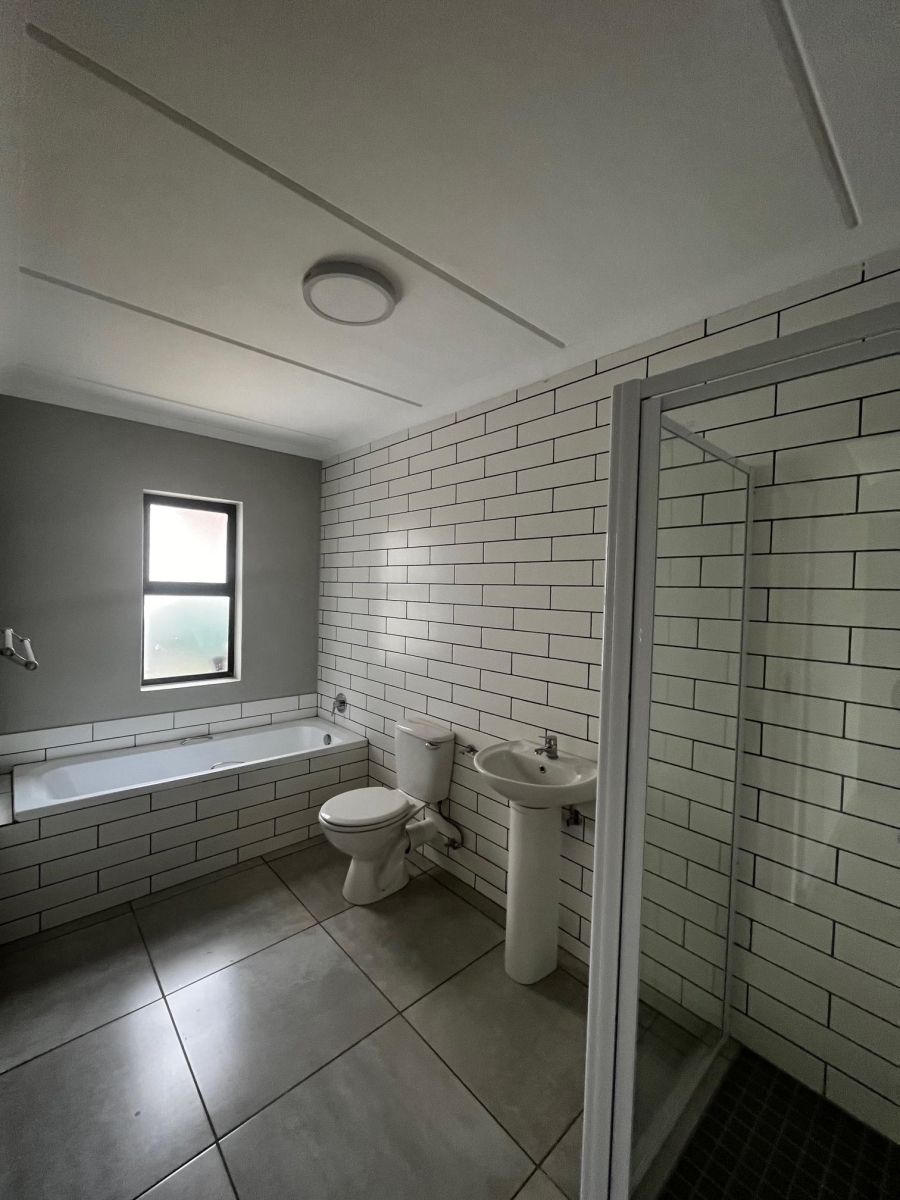 To Let 2 Bedroom Property for Rent in Glen Marais Gauteng