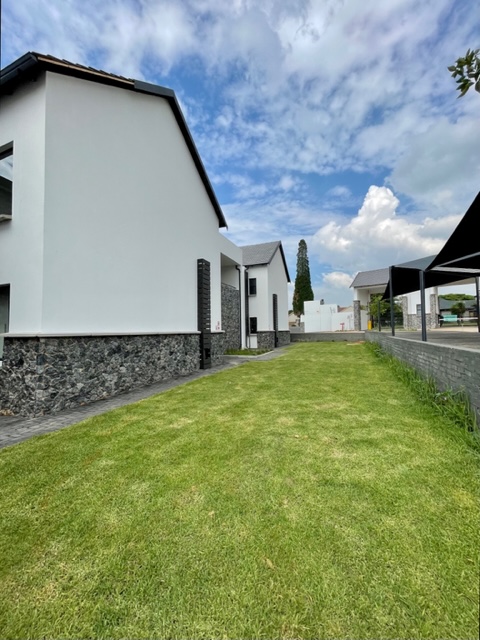 To Let 2 Bedroom Property for Rent in Glen Marais Gauteng