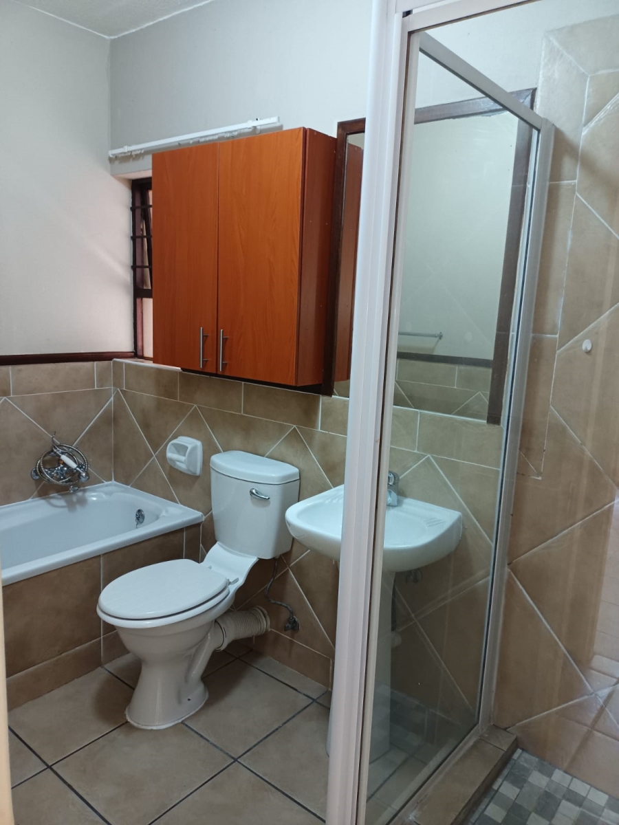 To Let 1 Bedroom Property for Rent in Lonehill Gauteng