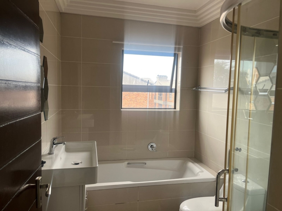 To Let 2 Bedroom Property for Rent in Ravenswood Gauteng