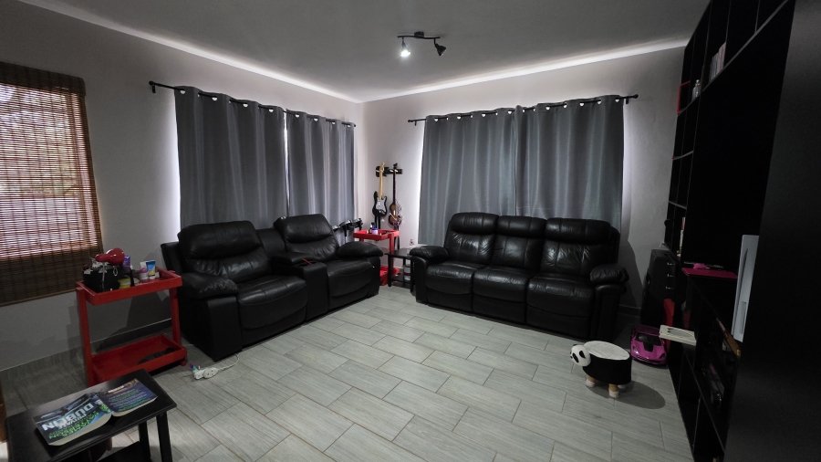 3 Bedroom Property for Sale in Garsfontein Gauteng