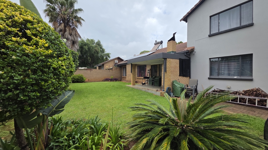 3 Bedroom Property for Sale in Garsfontein Gauteng