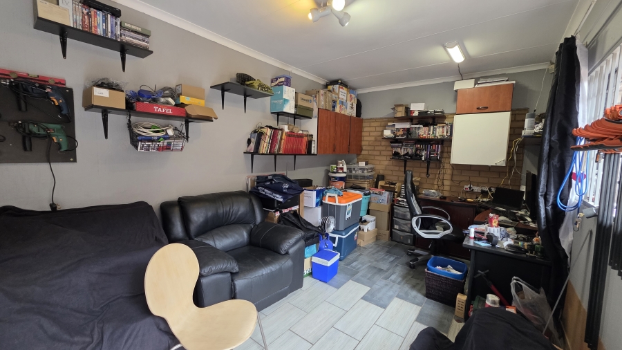 3 Bedroom Property for Sale in Garsfontein Gauteng