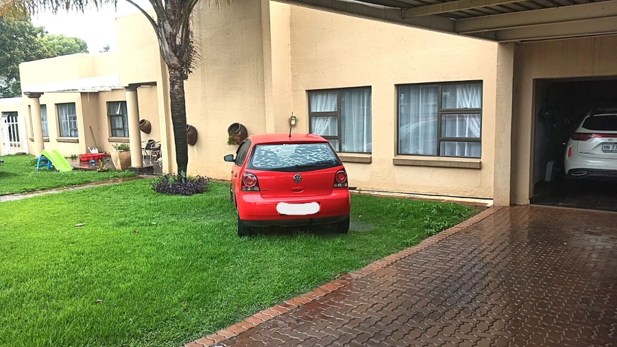 4 Bedroom Property for Sale in Edleen Gauteng
