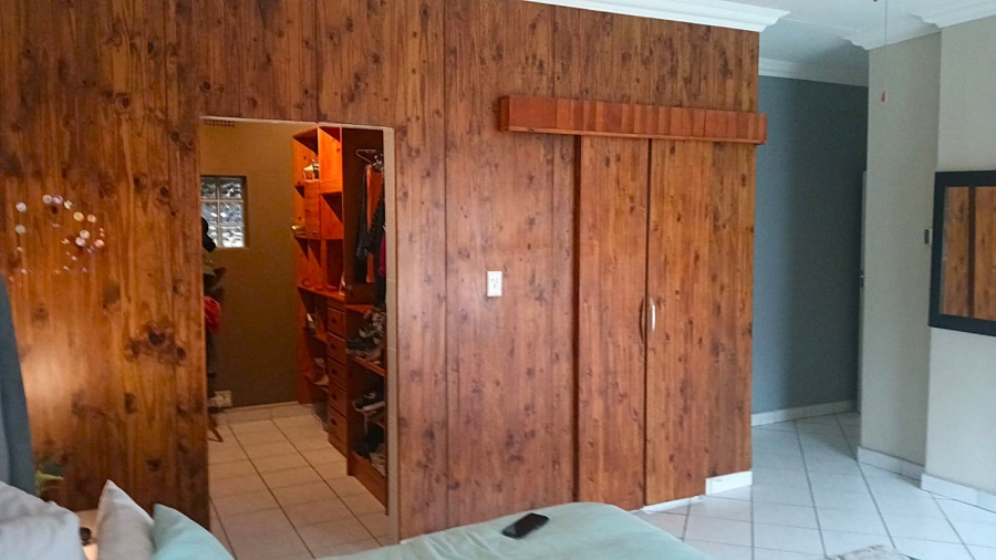 4 Bedroom Property for Sale in Edleen Gauteng