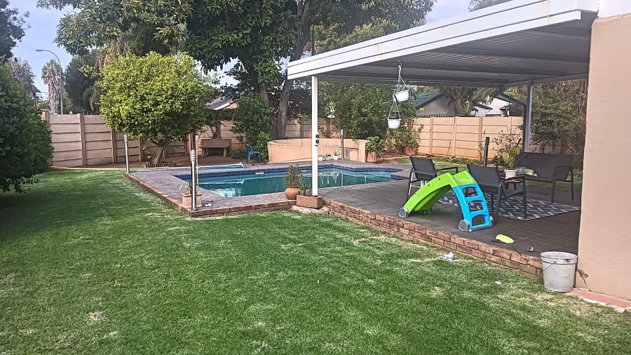 4 Bedroom Property for Sale in Edleen Gauteng