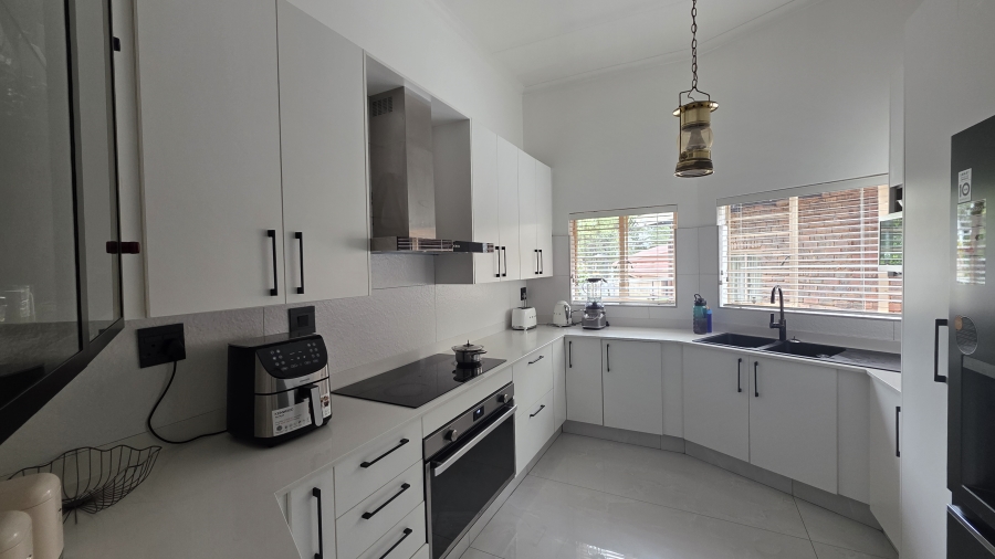 4 Bedroom Property for Sale in Waterkloof Glen Gauteng