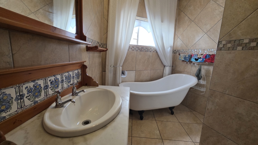 4 Bedroom Property for Sale in Waterkloof Glen Gauteng