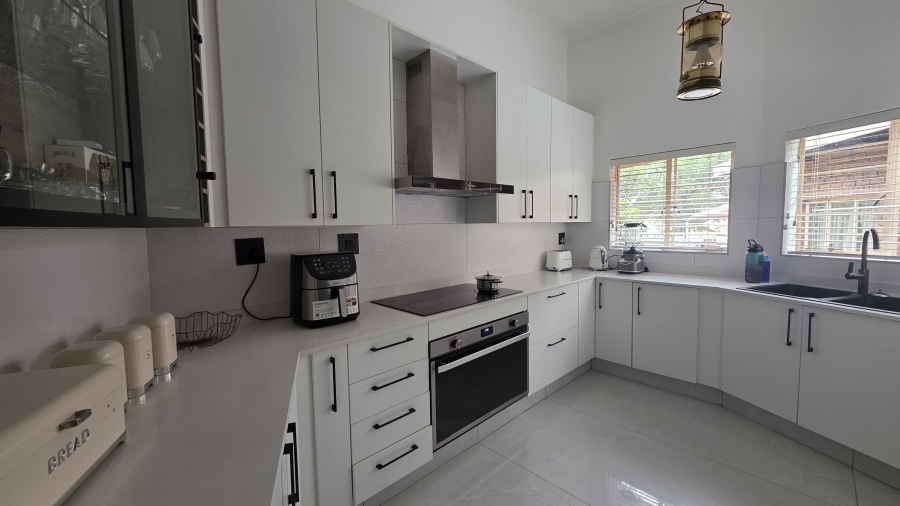 4 Bedroom Property for Sale in Waterkloof Glen Gauteng