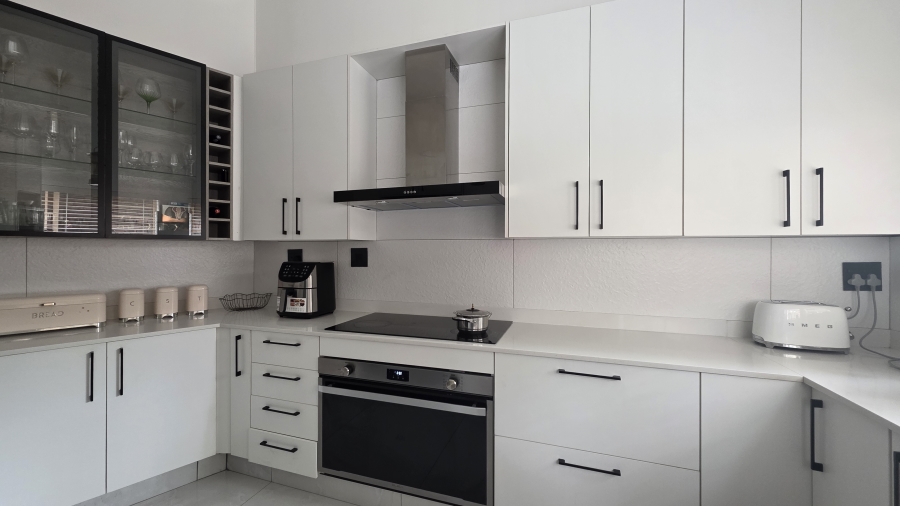 4 Bedroom Property for Sale in Waterkloof Glen Gauteng