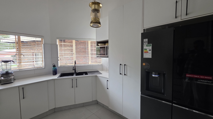 4 Bedroom Property for Sale in Waterkloof Glen Gauteng