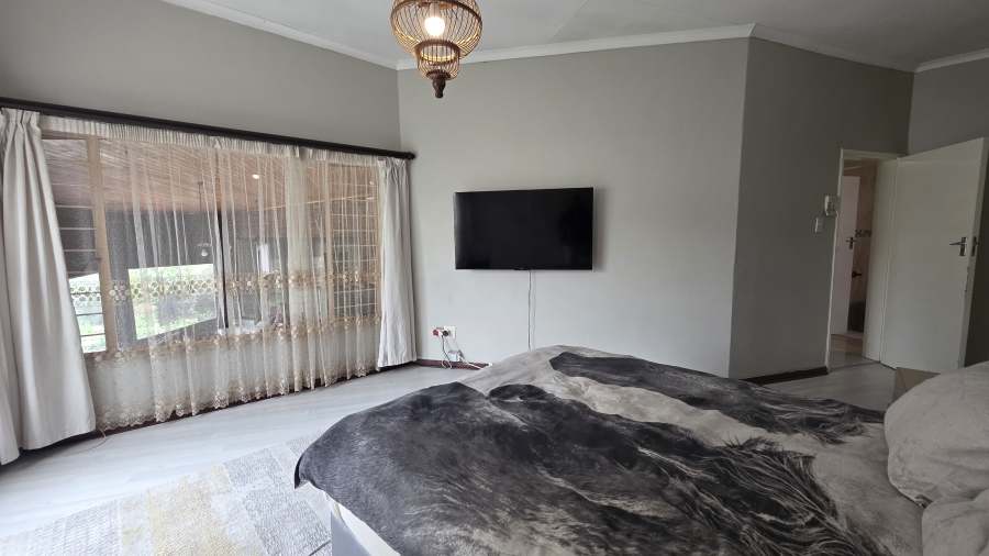 4 Bedroom Property for Sale in Waterkloof Glen Gauteng