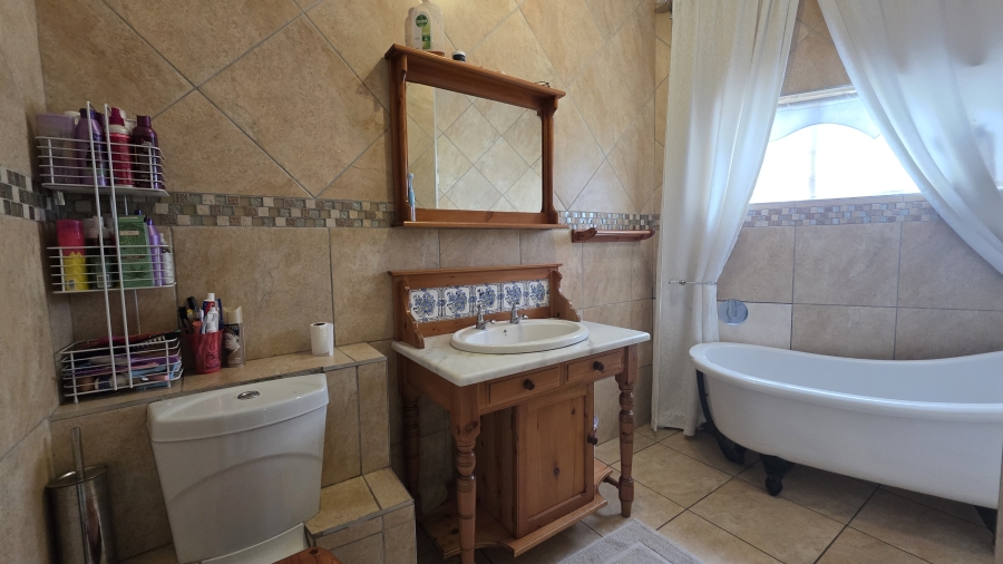 4 Bedroom Property for Sale in Waterkloof Glen Gauteng