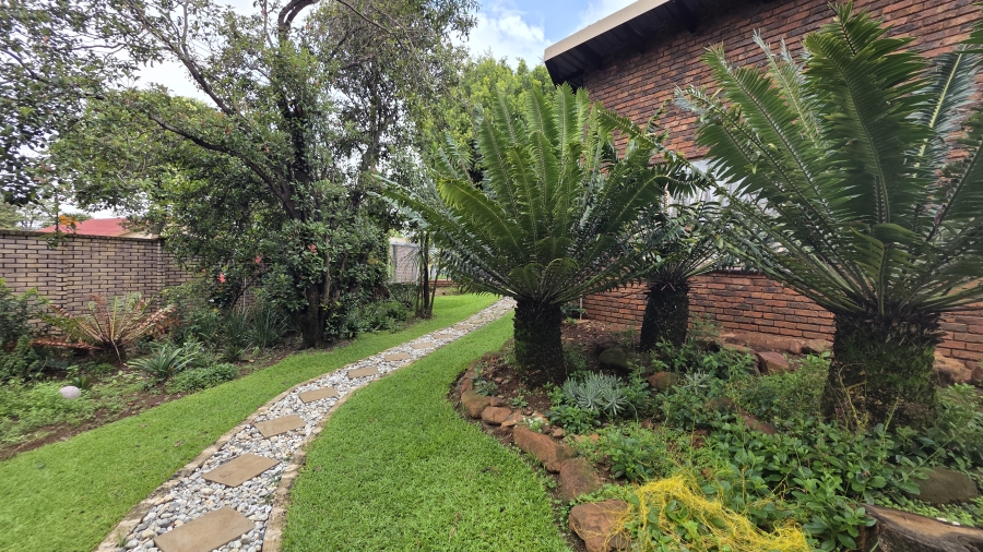 4 Bedroom Property for Sale in Waterkloof Glen Gauteng