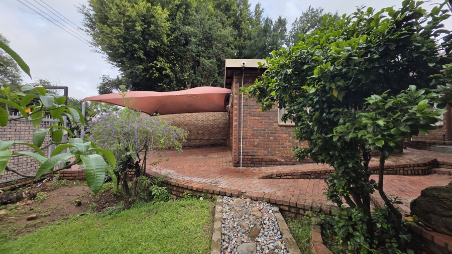 4 Bedroom Property for Sale in Waterkloof Glen Gauteng