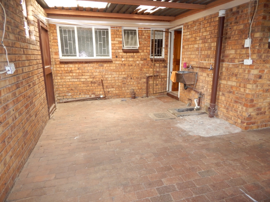 3 Bedroom Property for Sale in Rietvalleirand Gauteng