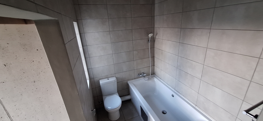 To Let 2 Bedroom Property for Rent in Silver Lakes Gauteng