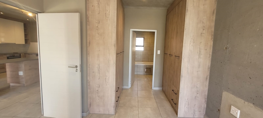 To Let 2 Bedroom Property for Rent in Six Fountains Estate Gauteng