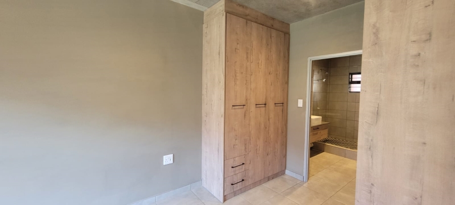 To Let 2 Bedroom Property for Rent in Six Fountains Estate Gauteng