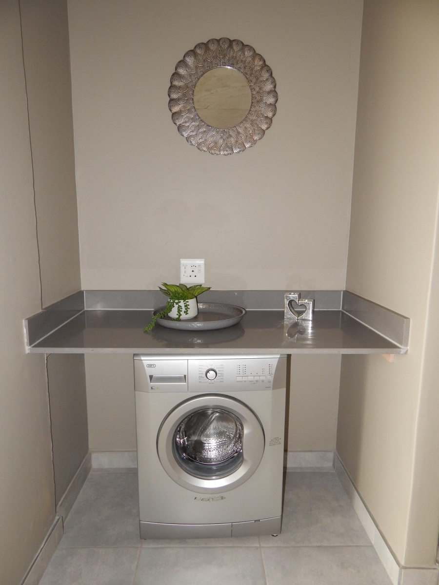 To Let 2 Bedroom Property for Rent in Equestria Gauteng