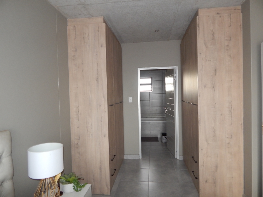 To Let 2 Bedroom Property for Rent in Equestria Gauteng