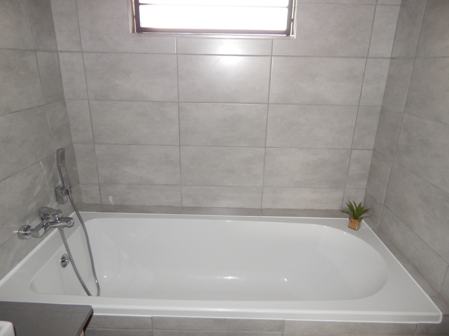 To Let 2 Bedroom Property for Rent in Equestria Gauteng