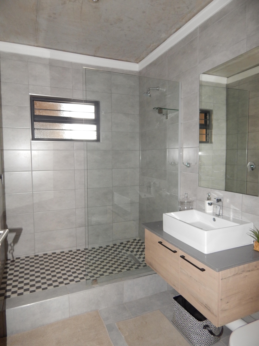 To Let 2 Bedroom Property for Rent in Equestria Gauteng