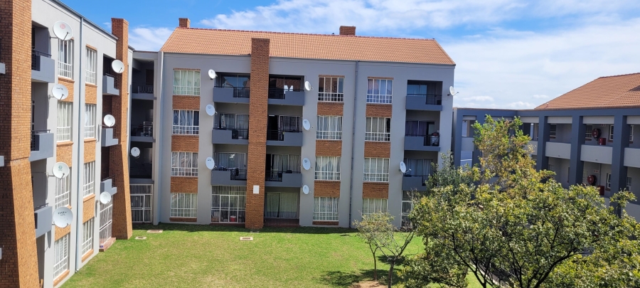 2 Bedroom Property for Sale in Waterkloof Glen Gauteng