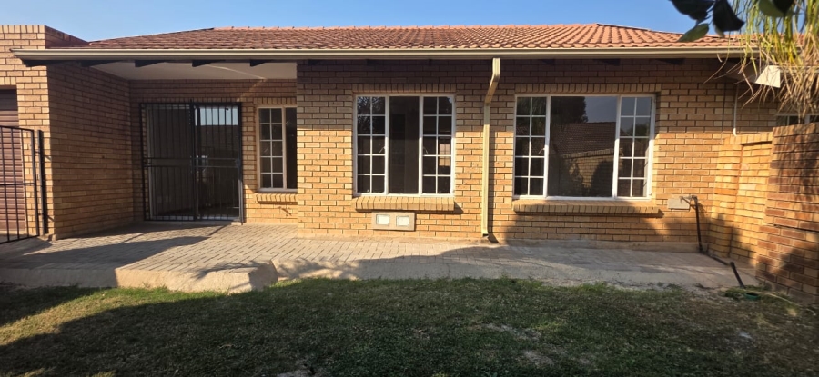 2 Bedroom Property for Sale in Sinoville Gauteng