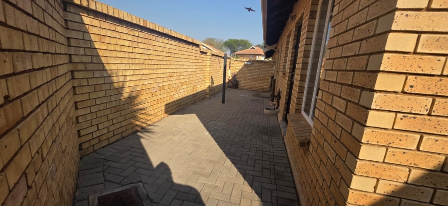 2 Bedroom Property for Sale in Sinoville Gauteng